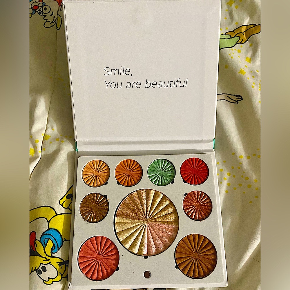 Ofra good to go face and eyeshadow palette brand new, never used or swatched